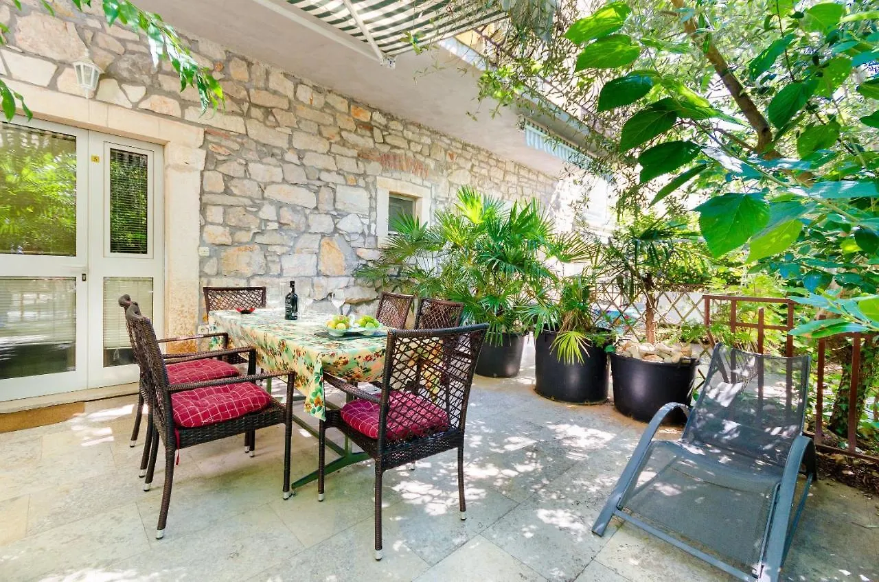 Apartments Massimo Ρόβινι