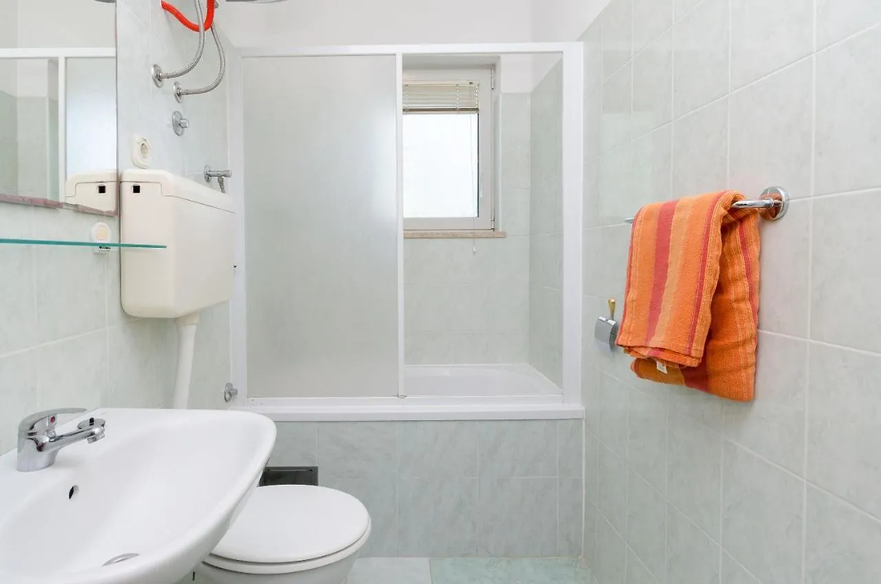 Apartments Massimo Ρόβινι 0*,  Κροατία